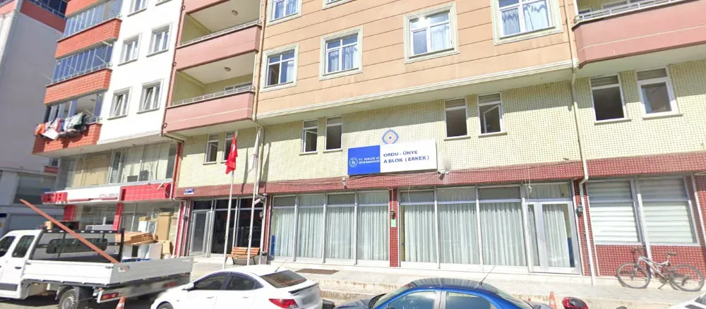 Ordu Üniversitesi Ünye İktisadi ve İdari Bilimler Fakültesi İşletme bölümü Latif K. (20) yurdun banyosunda asılı halde bulundu.