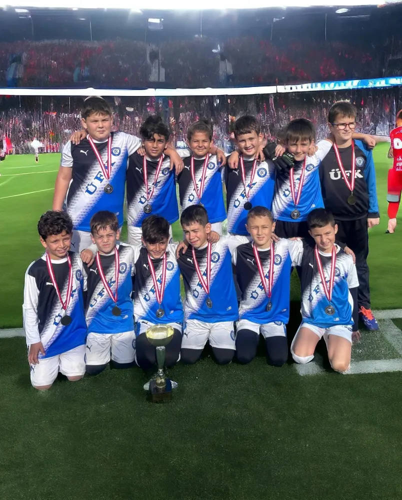 ÜNYE FUTBOL KULÜBÜ U10 TAKIMI ATATÜRK KUPASINDA ÜÇÜNCÜ OLDU