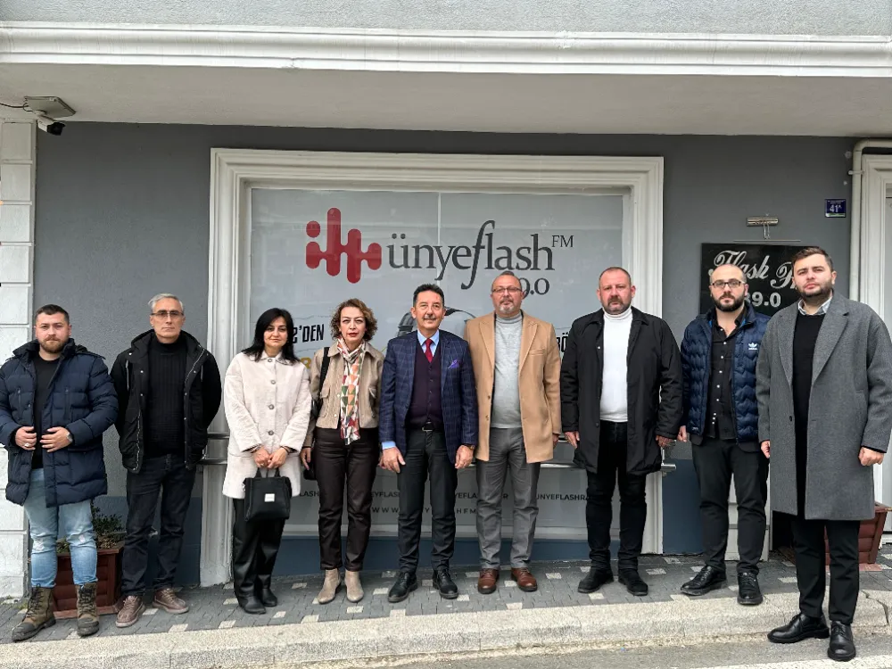 İYİ PARTİ ÜNYE’DEN ONEY FLASH FM’E ZİYARET