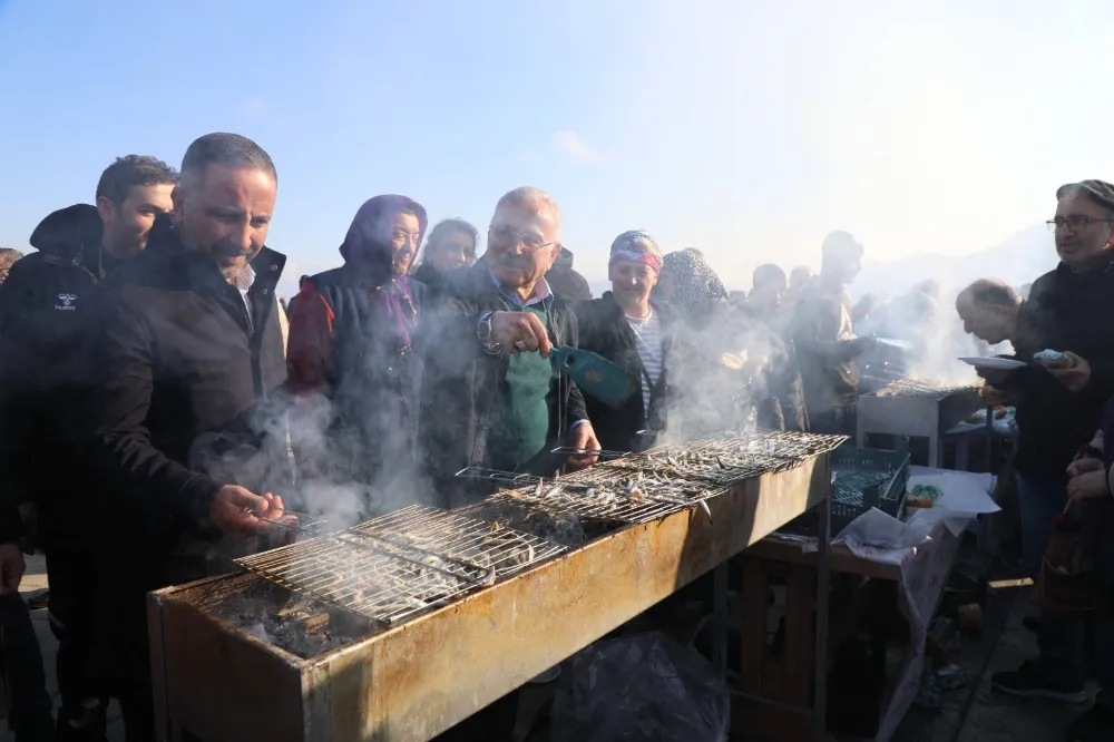 VATANDAŞLARDAN HAMSİ FESTİVALİ