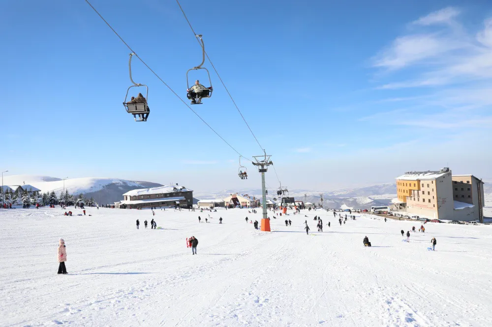 Akdağ Kayak Merkezi’nde turizm sezonu başladı