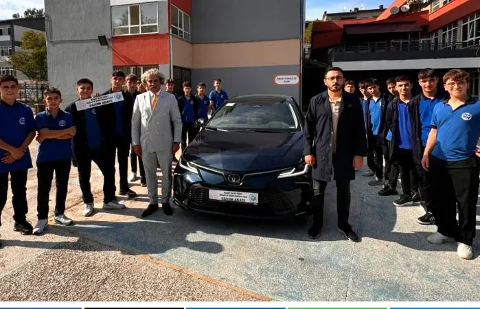 Toyota’dan Endüstri Meslek Lisesi’ne sıfır araç…