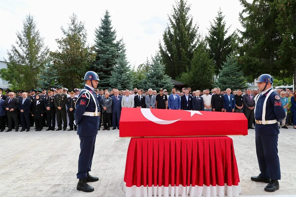 ŞEHİT JANDARMA ASTSUBAY MEHMET FATİH ÇANGIR, MEMLEKETİ SAKARYA’YA UĞURLANDI.