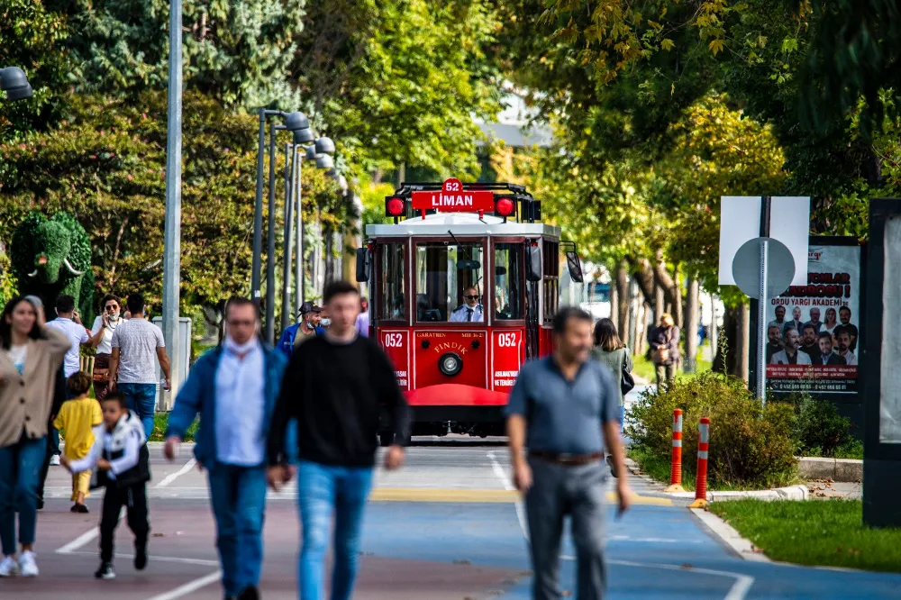 NOSTALJİK TRAMVAY BÜYÜK BEĞENİ TOPLUYOR