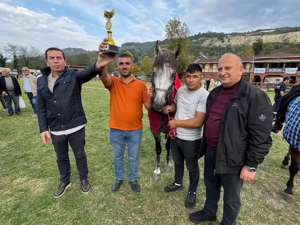 RAHVAN AT YARIŞLARI ÜNYE’DE NEFES KESTİ