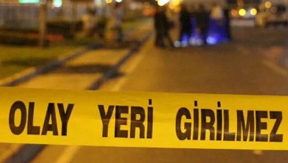 3 ÇOCUK ANNESİ EVİNDE ÖLÜ BULUNDU
