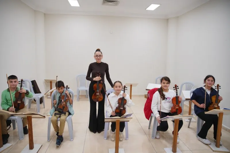 GİTAR, KEMAN VE BAĞLAMA KURSLARI BAŞLADI