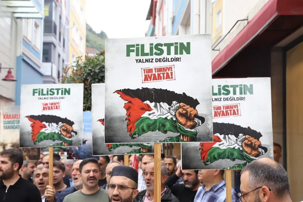 ALTINORDU’DA GAZZE İÇİN ÖZGÜRLÜK YÜRÜYÜŞÜ