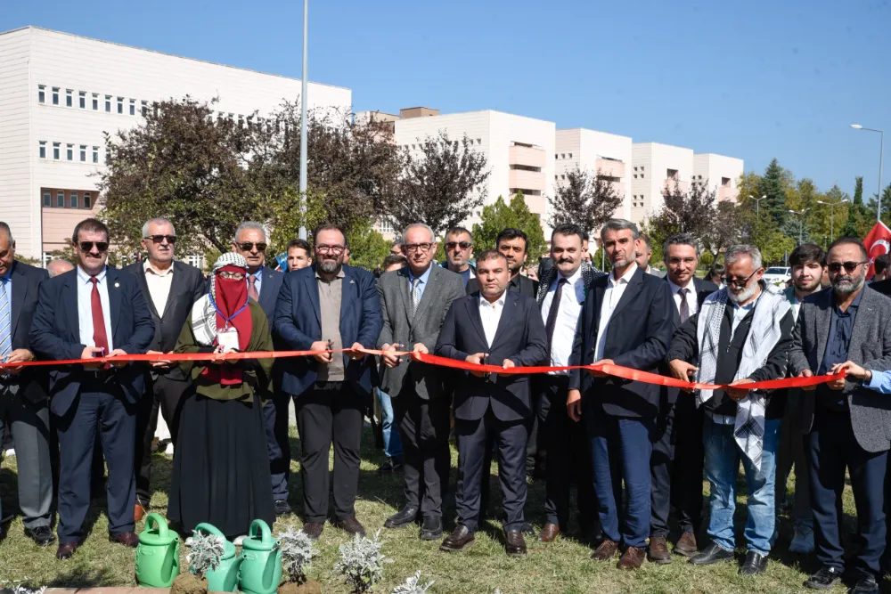OMÜ’de Filistin İçin “Zeytin Ağacı” Anıtı Dikildi