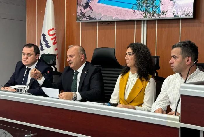 BAŞKAN TAVLI: “İLÇEMİZDE YOLU SORUN OLMAKTAN ÇIKARDIK”