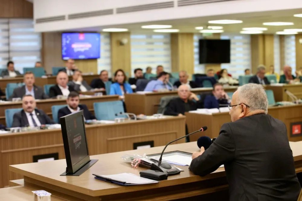 “BİZ BORÇ BATAĞINDA DEĞİL, YATIRIM ATAĞINDAYIZ”