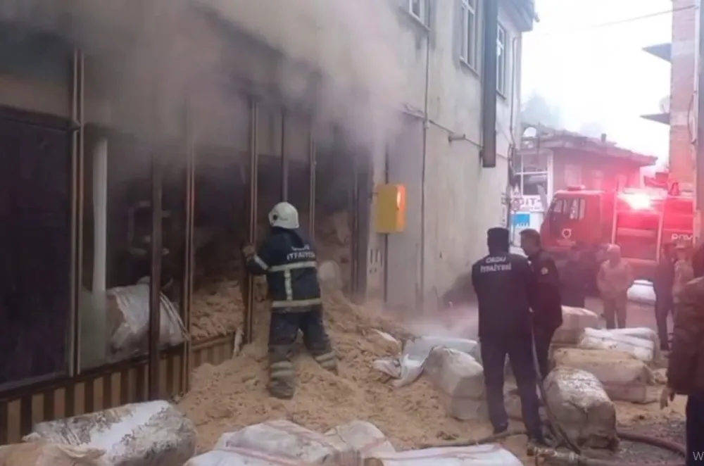 Gölköy’de Saman Deposu Yandı!