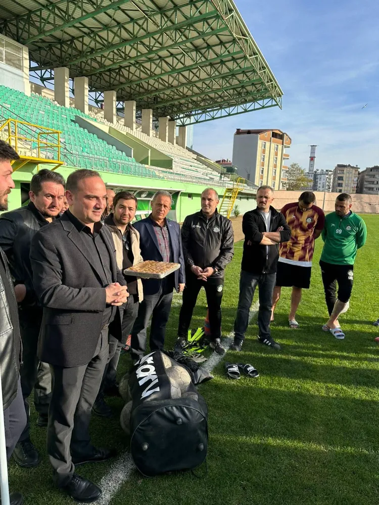 ANAHTAR PARTİ ÜNYE İLÇE TEŞKİLATI’NDAN ÜNYE 1957 SPOR’A MORAL ZİYARETİ