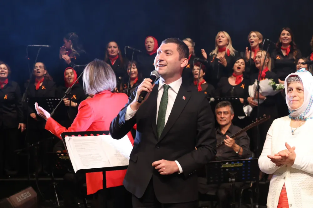 Atatürk’e Saygı Duruşu Niteliğinde Bir Gece