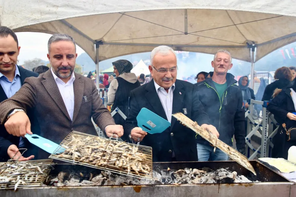  Perşembe ilçesinde bu yıl 6’ncısı düzenlenen Hamsi Festivali