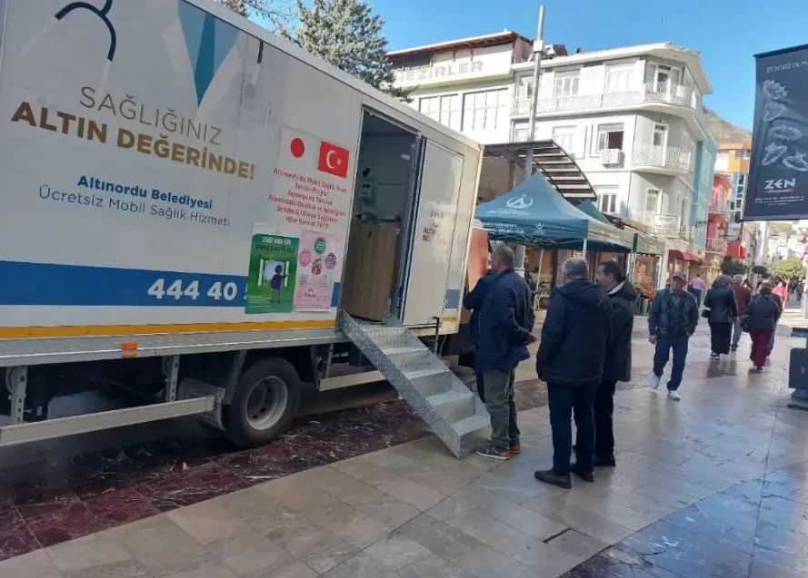 Mobil sağlık tarama aracı Altınordu’da 