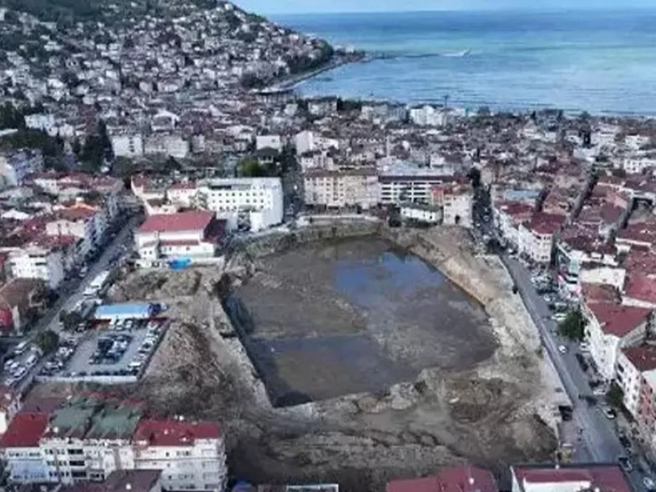 MİLLET BAHÇESİ PROJESİYLE ALTINORDU OTOPARK SORUNUNU AŞIYOR