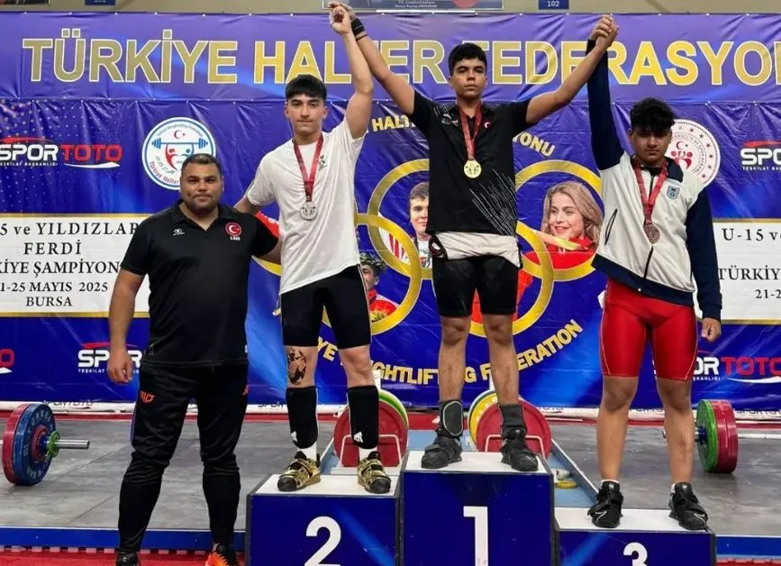 ÜNYELİ VE FATSALI SPORCULAR HALTERDE ZİRVEYE AĞIRLIĞINI KOYDU