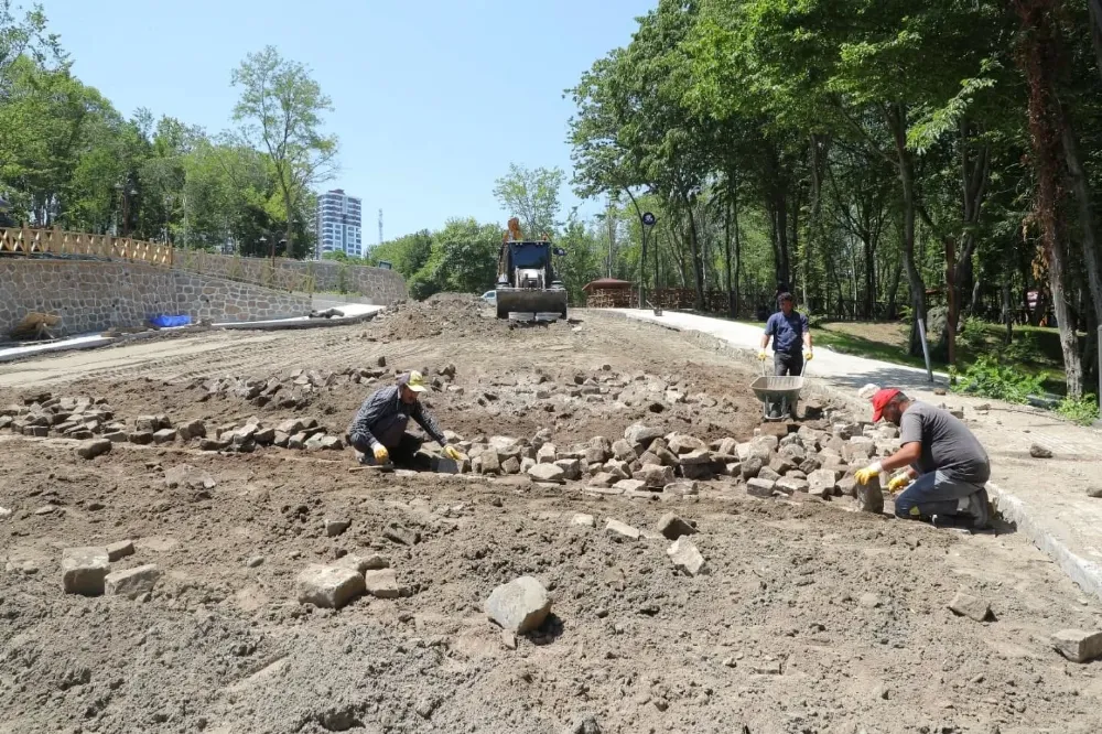 ÇERKEZLER TEPESİ’NE DOĞAYA UYUMLU YOL ÇALIŞMASI