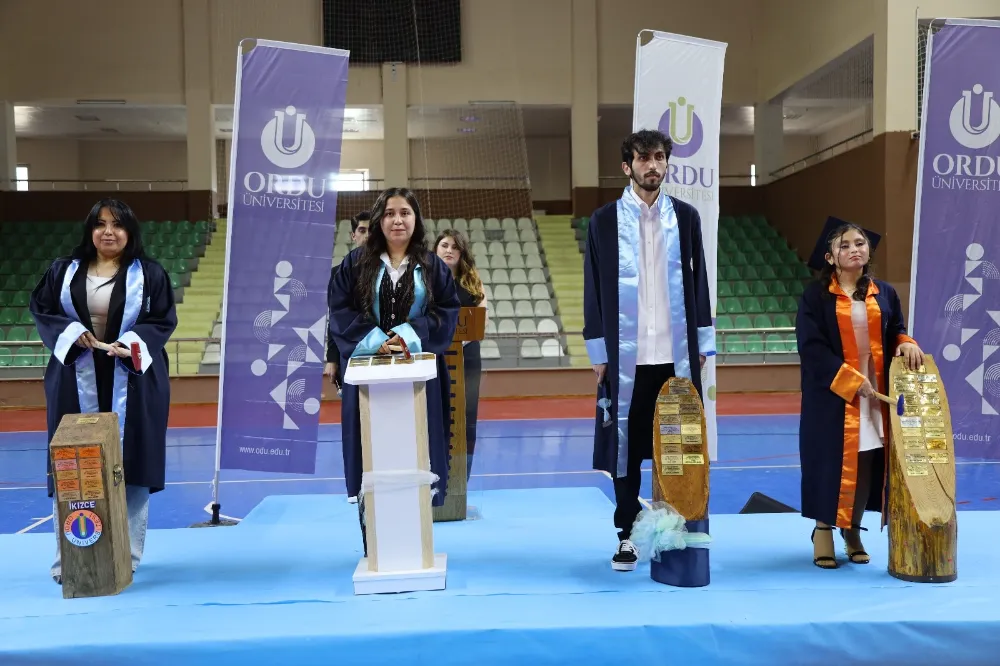 Ünye Protokolü Öğrencilerin Mezuniyet Töreni