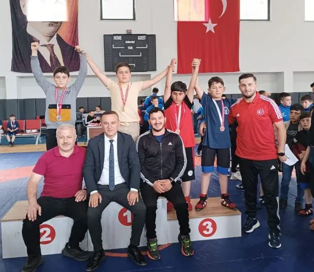 KORGANLI GÜREŞÇİLER TÜRKİYE ŞAMPİYONASINDA 