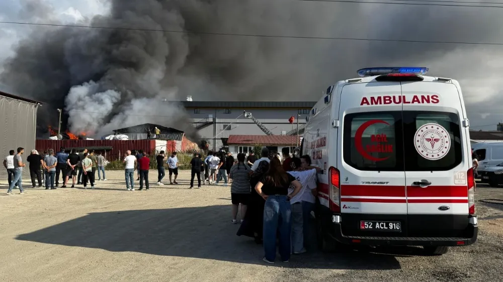 Altınordu’da Geri Dönüşüm Tesisinde Yangın Paniği: 