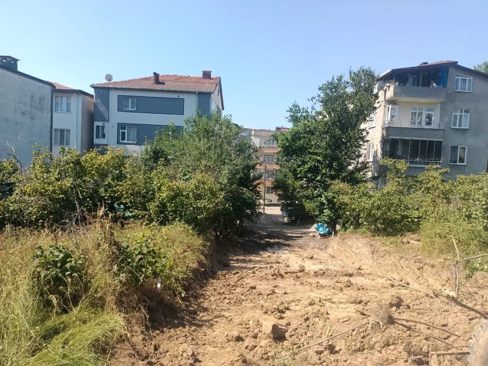 Çınarlık Mahallesi’nde Yol Açma Çalışmaları Tamamlanmak Üzere