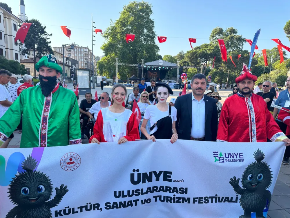 YENİDEN REFAH ÜNYE İLÇE TEŞKİLATI FESTİVAL KORTEJİNE KATILDI
