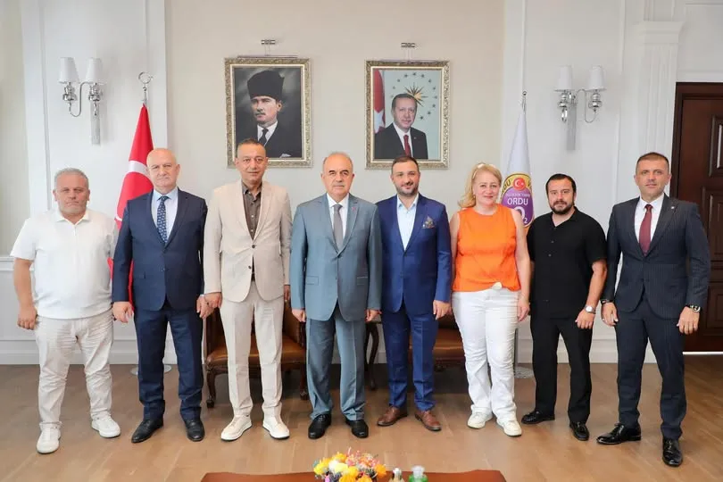 VALİ EROL, BAŞKAN GÜNGÖR VE YÖNETİMİNİ KABUL ETTİ..