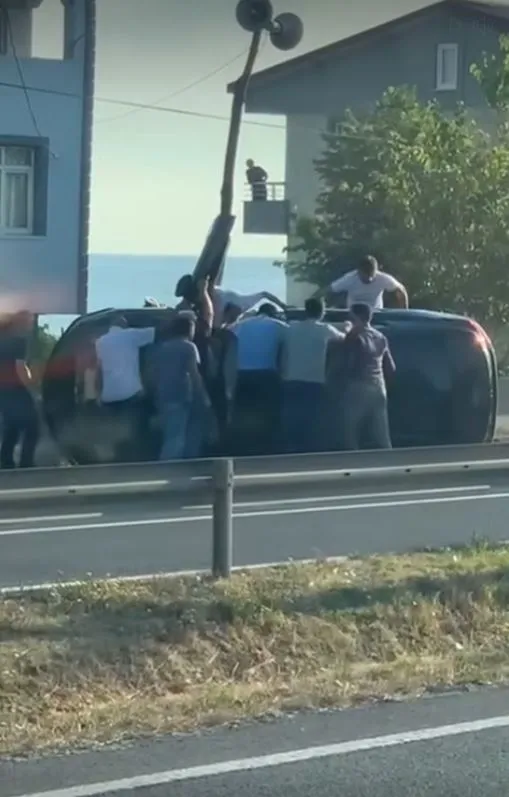Fatsa’da Trafik Kazası: Araç Takla Attı