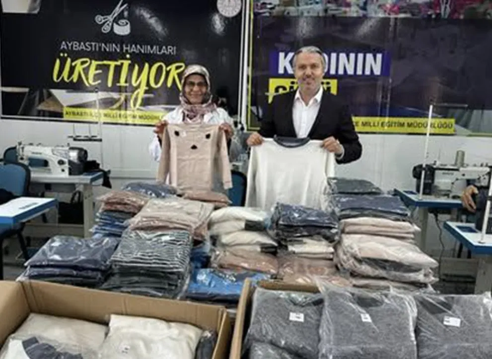 AYBASTILI KADINLAR ÜRETTİ, ÇOCUKLAR SEVİNDİ