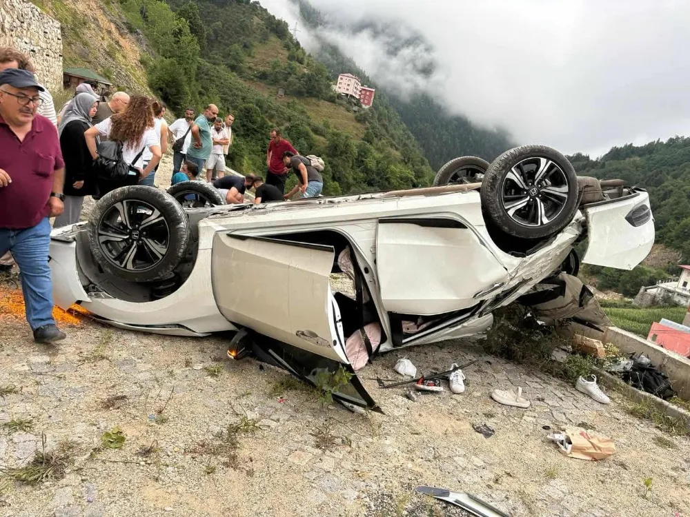 Giresun Dereli’de Araç Uçuruma Yuvarlandı: 4 Yaralı