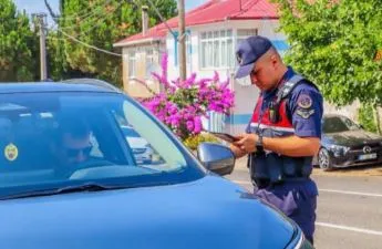 ORDU’DA JANDARMA VE EMNİYETTEN GÖZ AÇTIRMAYAN DENETİM: 1 HAFTADA 29 TUTUKLAMA, BİNLERCE SORGULAMA VE TRAFİK CEZASI