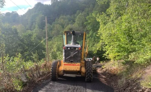 Akkuş’ta Yol Çalışmaları Sürüyor