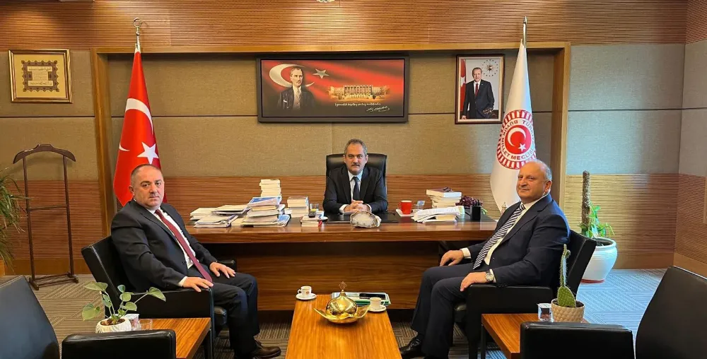 BAŞKAN ALPARSLAN’DAN ÖZER’E TEŞEKKÜR